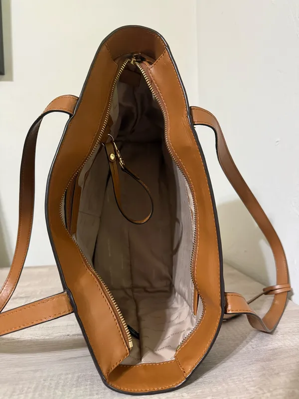 Michael Kors Purse - Image 8