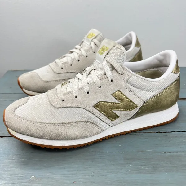 New Balance 620 Women 9.5 Sneakers Cream Gold Metallic CW620JD2 Low Top Shoes - Image 3