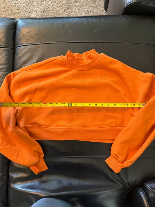 Sold out gymshark cropped crewneck - Image 6