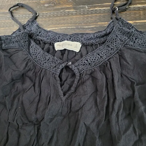 Abercrombie & Fitch Women’s Small Off-Shoulder Top Casual Trendy - Image 3