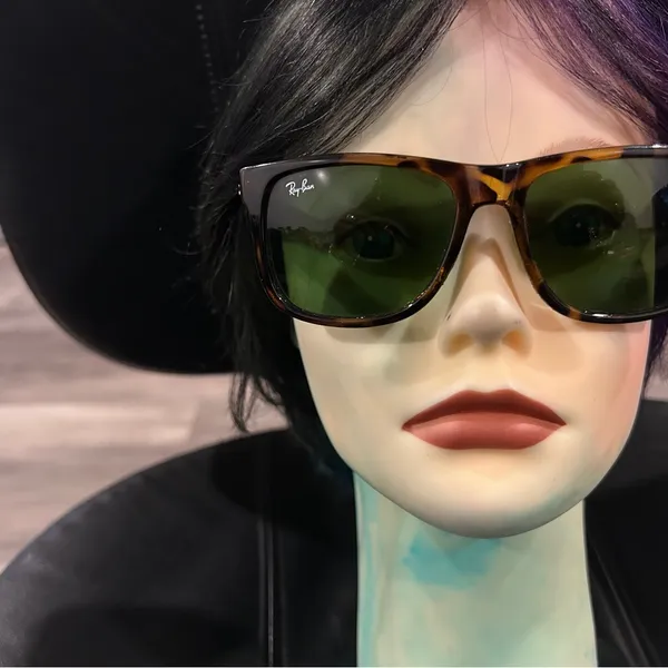 Ray-Ban Tortoise Frame Green Lens Sunglasses - Image 3