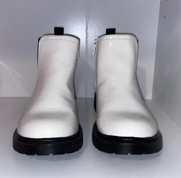Steve Madden Chelsea Boots - Image 2