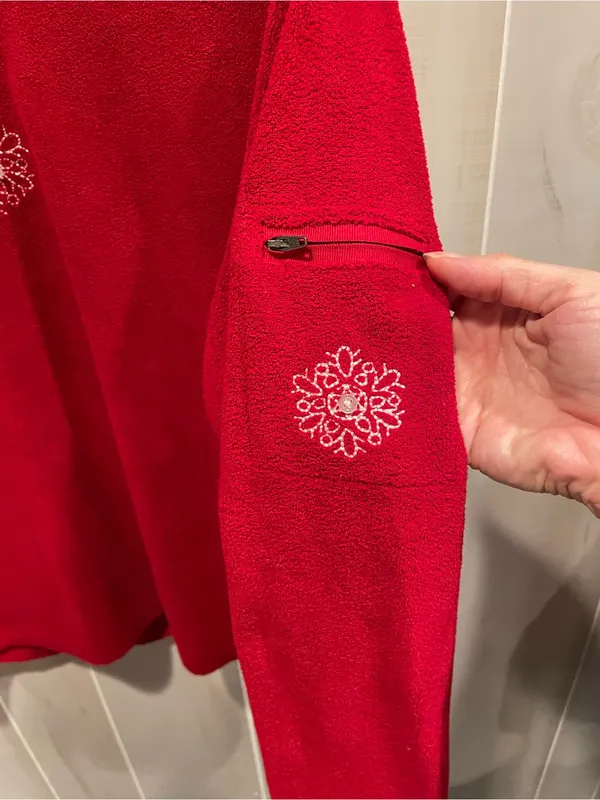 Christopher & Banks Cute red soft fleece snowflake 90s crewneck winter holiday cherry red sweatshirt - Image 4