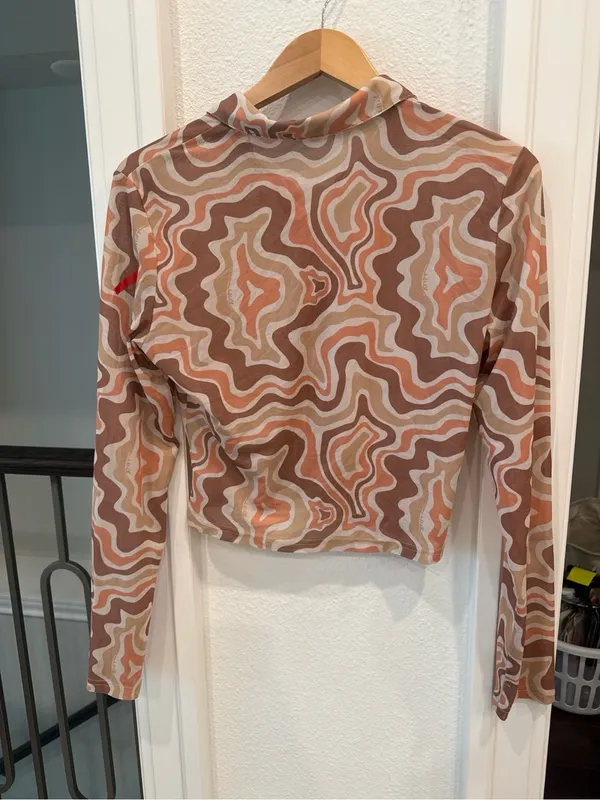 The Kript XL Psychedelic Swirl Mesh Button Front Crop Top Y2K - Image 5