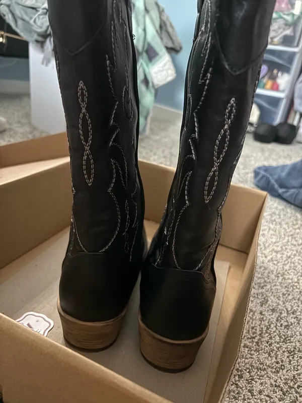Cow girl boots - Image 3