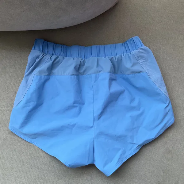 Alo Yoga Playmaker Dolphin Short Crystal Clear Blue XS - Image 7