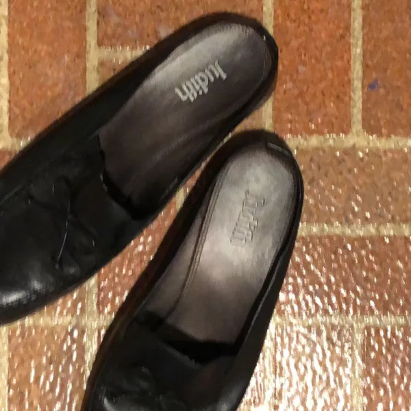 Judith Vintage Black Mules Size 7.5 - Image 2
