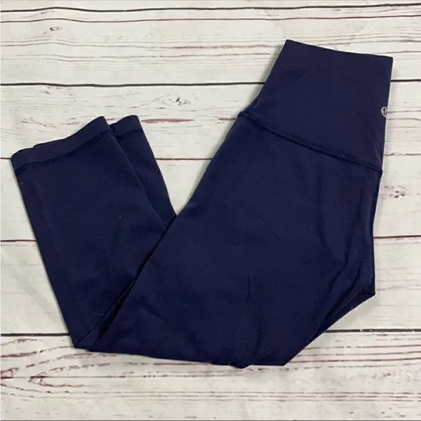 Lululemon Navy Blue Crop Leggings - Image 3