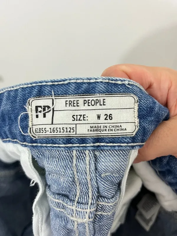 Free People Size 2 Blue Denim Shorts with Lace Trim - Image 5