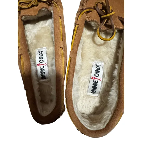 Minnetonka Moccasin Slippers Tan Suede Faux Fur Lined Women's Size 7 - Image 5
