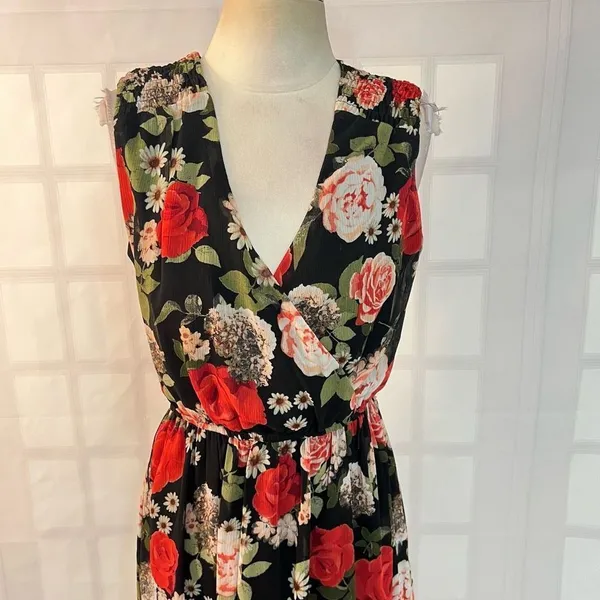 Disney beauty & the beast black red floral sleeveless maxi size medium - Image 2