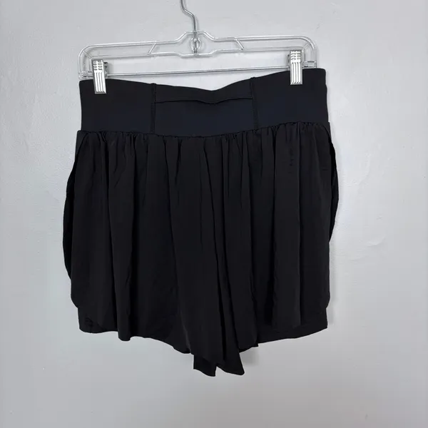 Hodo Sports Butterfly Running Shorts Black Flowy Sportswear Active Size Large - Image 6