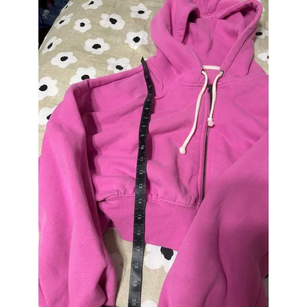 BDG pink cropped sweater - Image 3