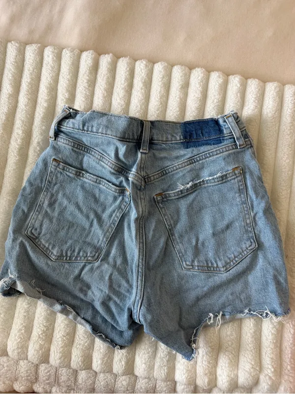 Abercrombie & Fitch Light Wash The 4” Mom Short High Rise Curve love - Image 5