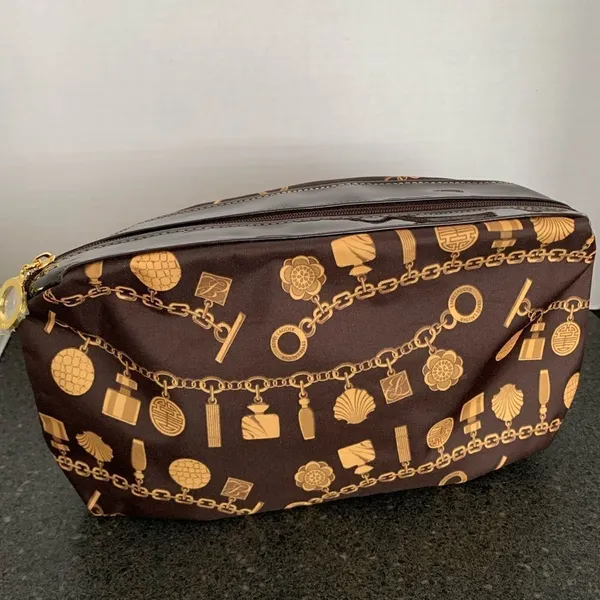 Estee Lauder makeup cosmetics bag - Image 12
