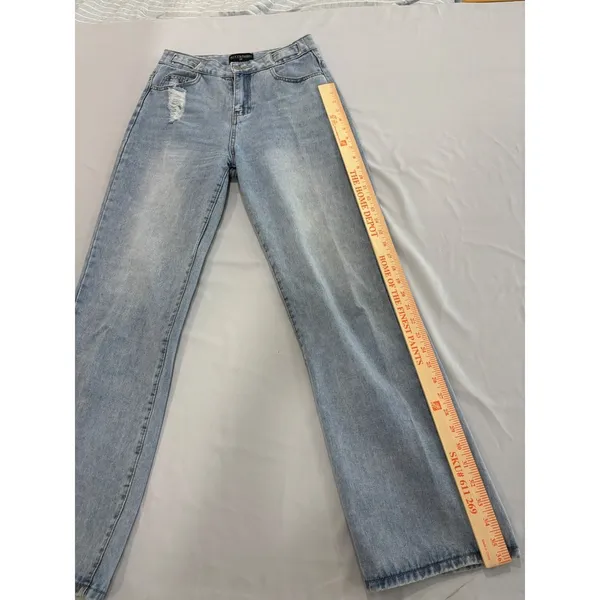 Kittenish High Waisted Distressed Straight Leg Jeans Light Wash‎ Size 28 - Image 9