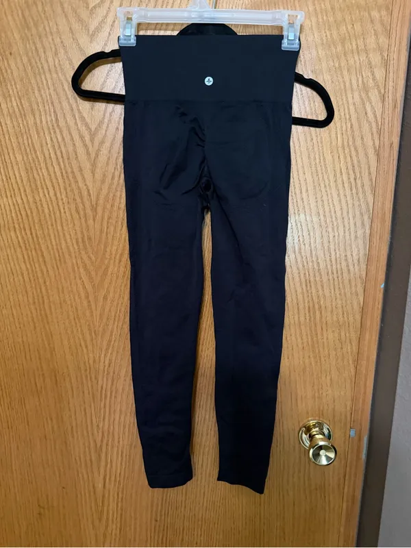 High-Waist Black Leggings Halara size small - Image 3