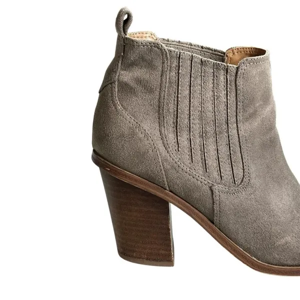 Nine West Boots Womens Size 8.5 Gray Faux Suede Ankle Heel Booties Western Rodeo - Image 10