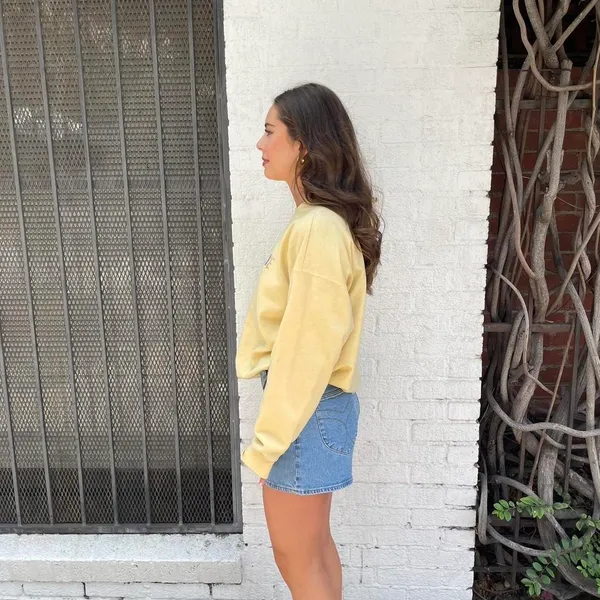 Vintage yellow pebble lake embroidered crewneck sz L women’s - Image 3
