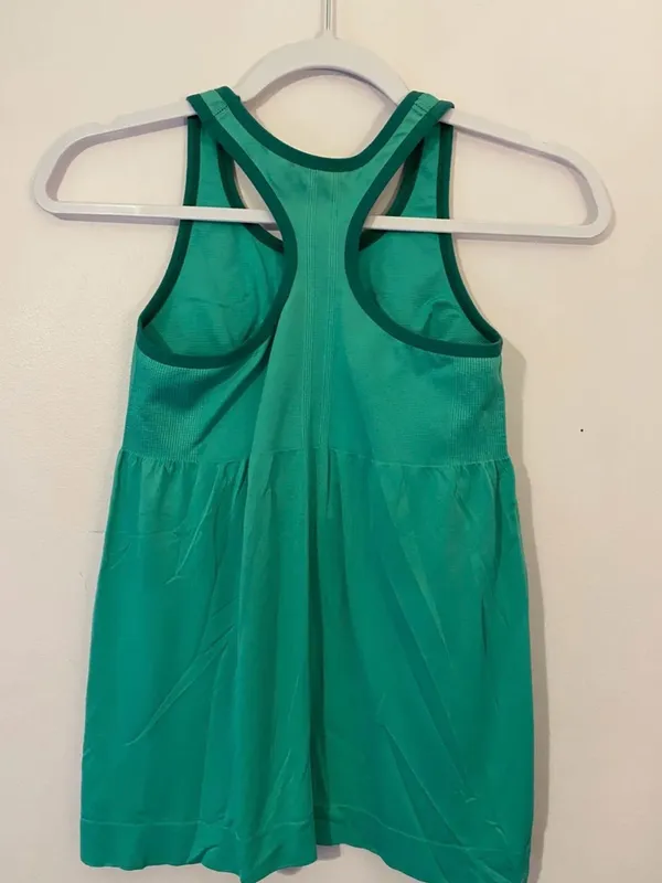 Patagonia Women's Teal Racerback Tank Top With Built In Bra - Image 2