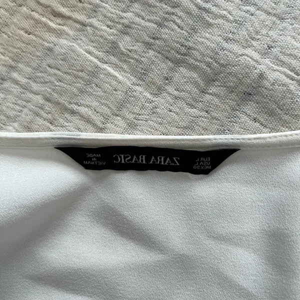 Zara v neck blouse worn toed sleeves Size L‎ - Image 3