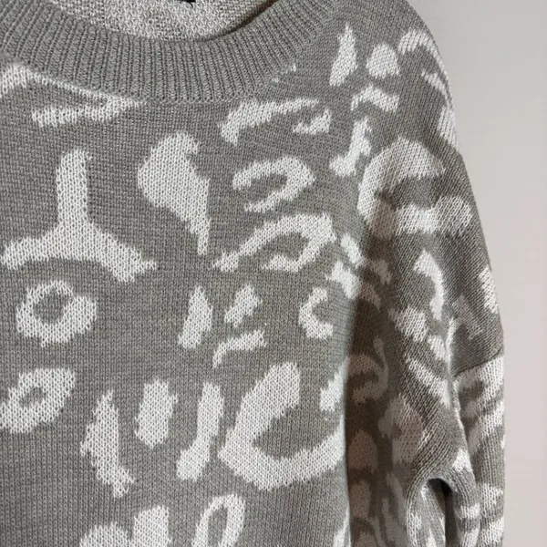 🔆 Amazon PrettyGarden grey and white animal print sweater - Image 2
