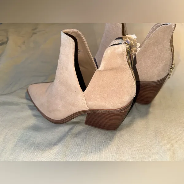 Vince Camuto Gigietta Suede Booties - Image 3