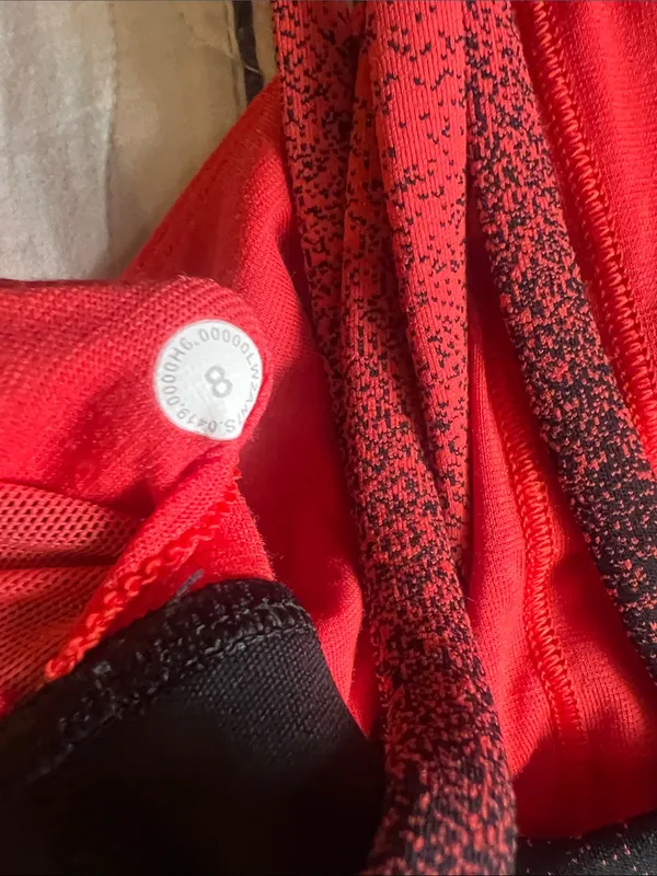 Lululemon Energy bra Sz 8 - Image 4