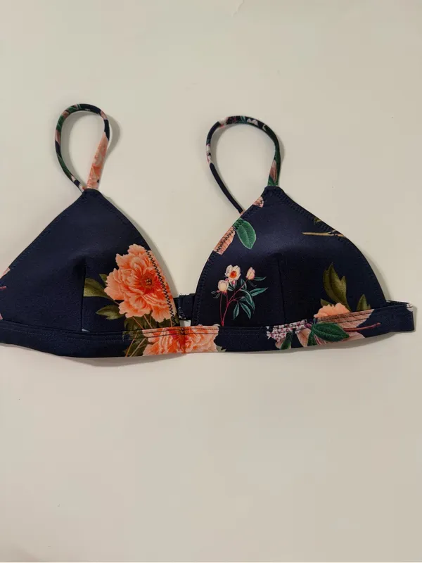 Triangl navy floral Delilah neoprene bikini top size small‎ - Image 2