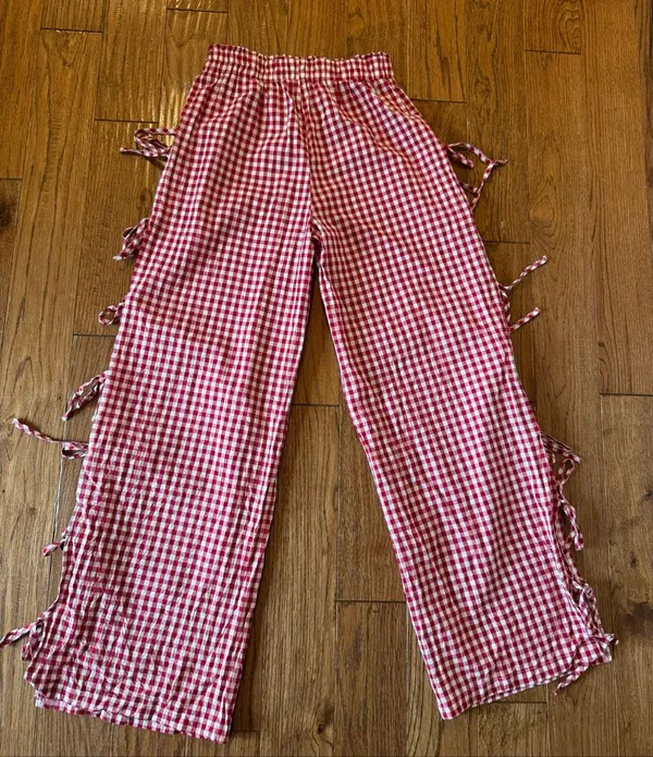 Akira gingham red and white wide leg side tie pant size small - Image 7