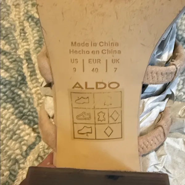 ALDO Women's Beautiful Classic Suede Slip On Block Tan Heel Sandals Size 9 - Image 7