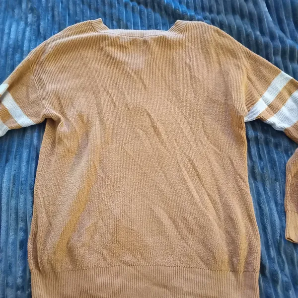 American Eagle Henley Style Sweater M - Image 4