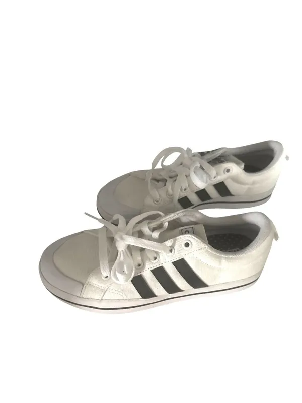 Adidas Size 7.5 Lace Up Athletic Running Sneakers Women White NEW - Image 2