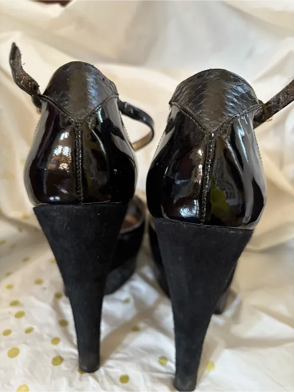Sam Edelman Black Patent Platform Crisscross Heels with Gold Heel Detail - Image 6
