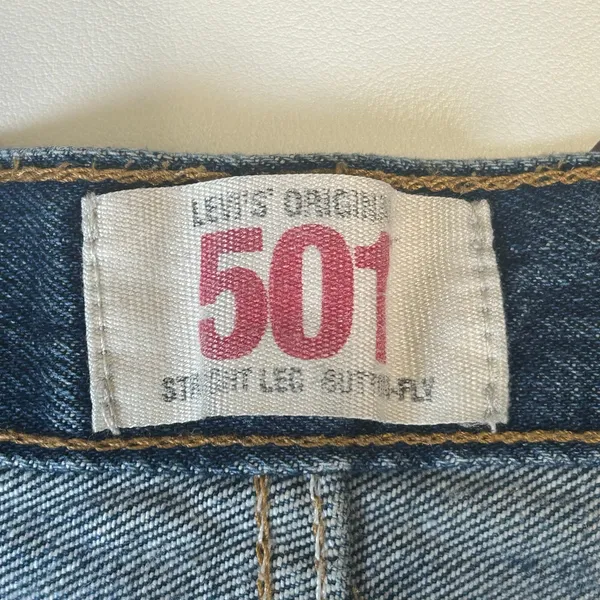 Levi’s Studded 501 Distressed Jean Shorts Sz 33 - Image 7