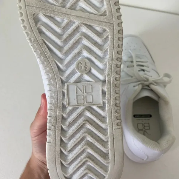 No Boundaries‎ women’s white fashion sneakers — size 6.5 - Image 5