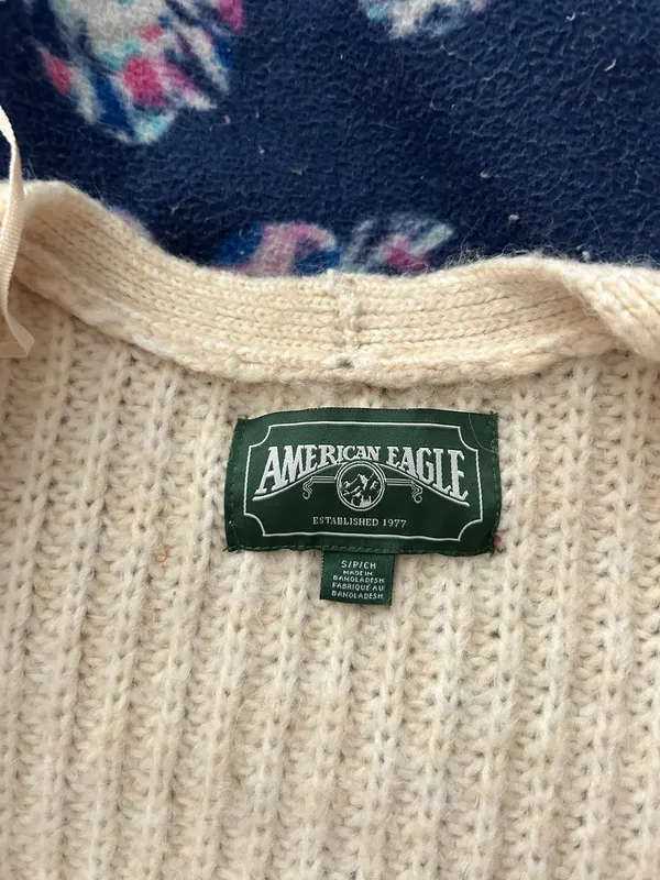 American Eagle Outfitters Sweater - Image 3