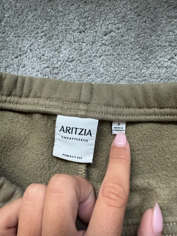 Aritzia Sweatfleece Shorts  - Image 2