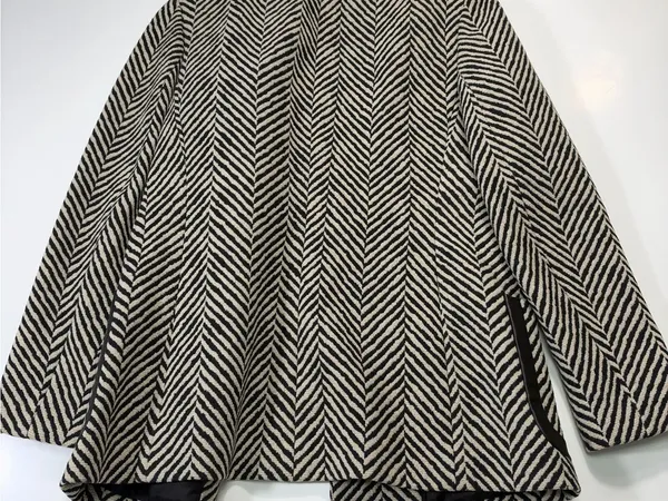 Dana Buchman Wool and Leather Blend Black and Cream Chevron Herringbone Blazer - Image 8