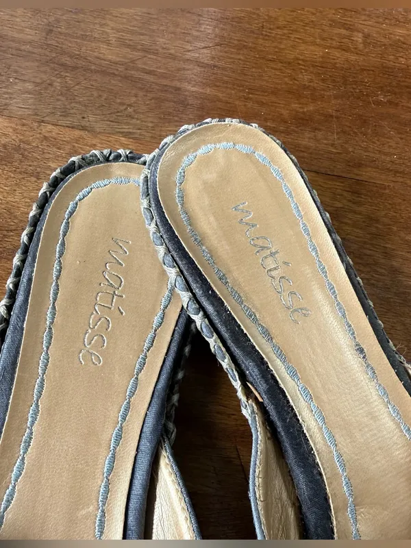 Matisse Goddess Satin Gray Embroidered Beaded Slip-On Mules size 9 - Image 4