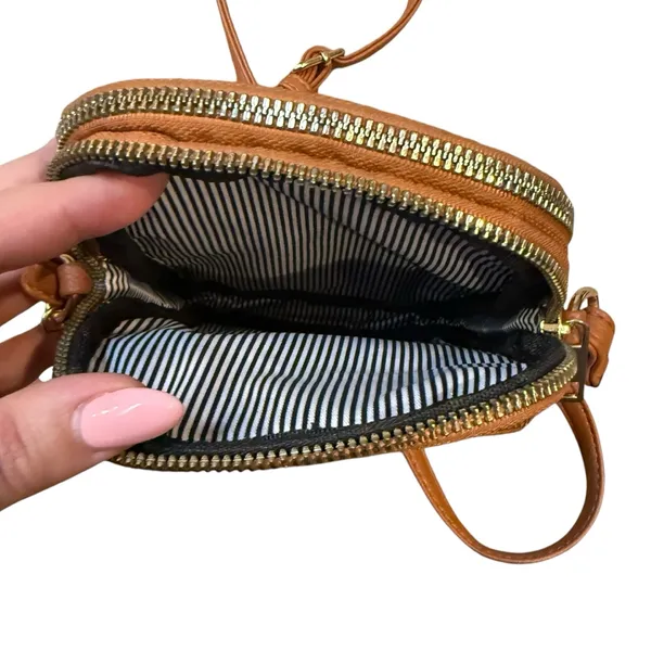 Boutique Womens Zipper Pocket‎ Crossbody Purse Caramel Brown Faux Leather Travel - Image 4