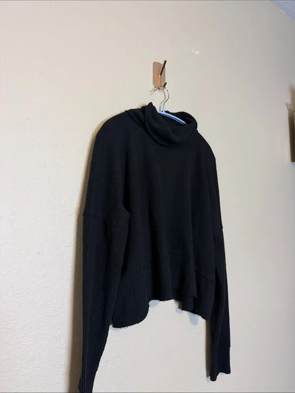 We The Free Highland Black Waffle Knit Oversized Turtleneck Size‎ Small - Image 3