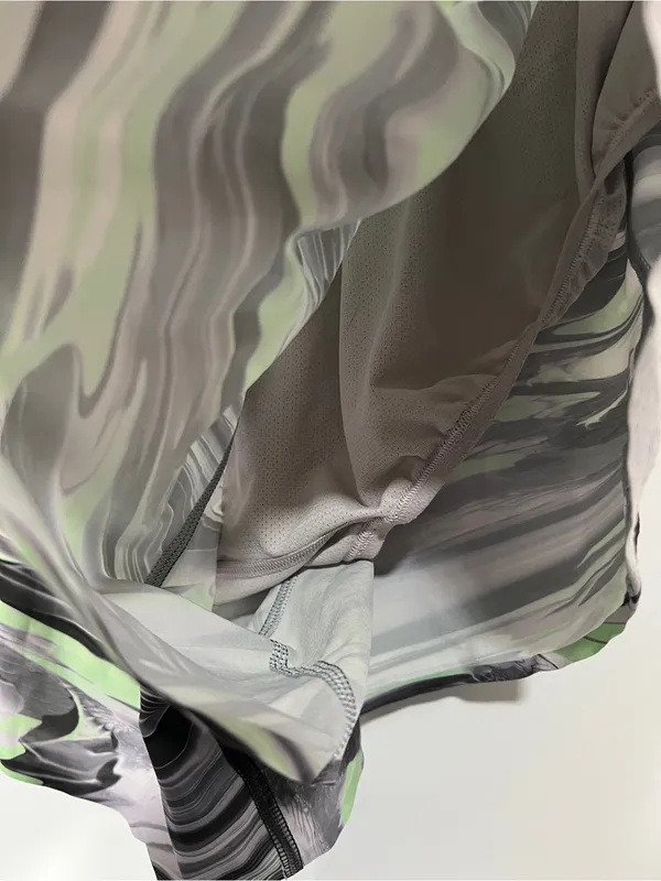 Lululemon Hotty Hot Shorts 4” Special Edition Paint Glide Warp Multi Chrome - Image 6