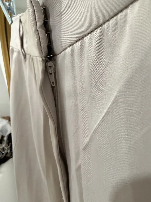 NWT. H&M Women’s Taupe Straight-Leg Dress Pants Viscous Blend Size 10 - Image 3
