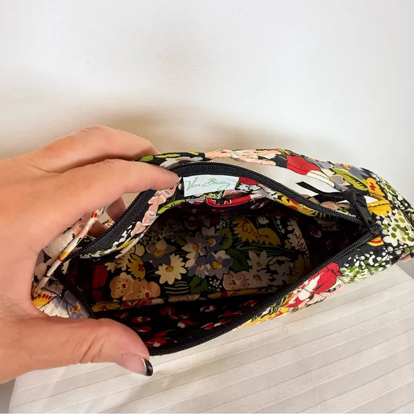 Vera Bradley ‘Poppy Fields’ Shoulder Bag Vibrant Floral Design Quilted Cotton - Image 11