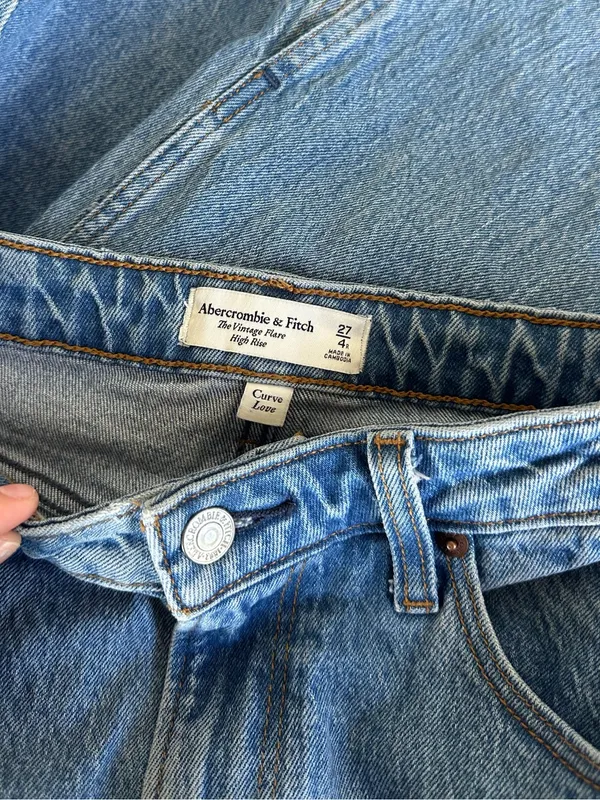 Abercrombie & Fitch The Vintage Flare High Rise Jeans - Image 6