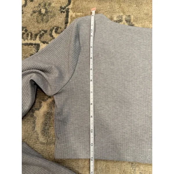 Alo Ribbed Long Sleeve Crop Top Grey Sz S NEW - Image 3