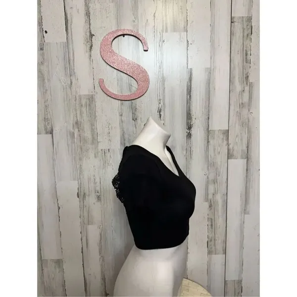 Backless laced black crop top size S - Image 4