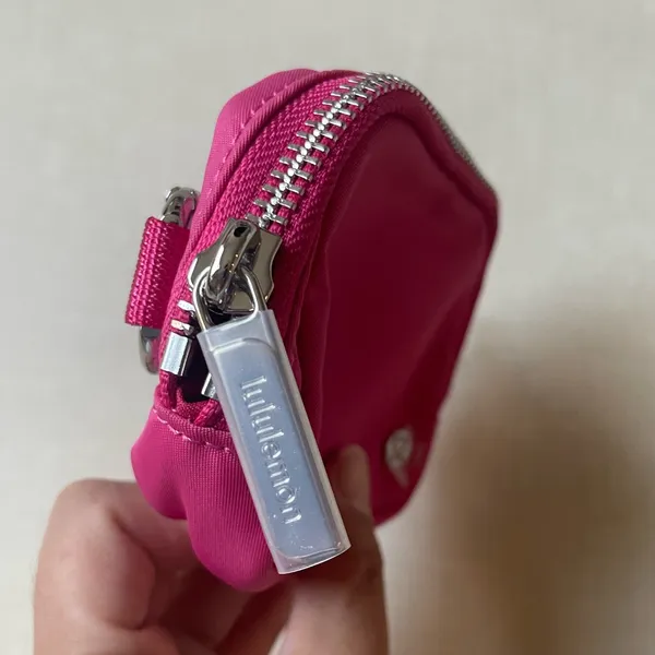 Lululemon Everywhere Belt Bag Nano - Raspberry coulis - Image 3