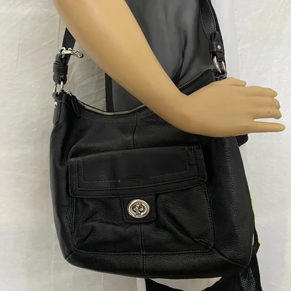 COACH M Size Black Leather Crossbody Bag - Image 7